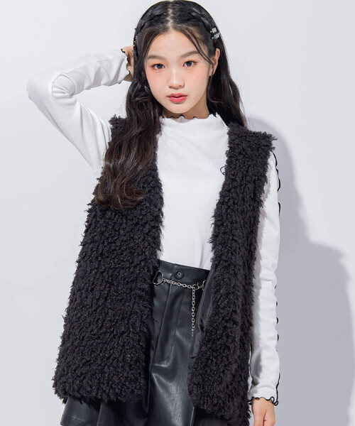 ZIDDY(ジディ)の「プードルファーベスト(130~160cm)(ベスト・キッズ・ブラック/オフホワイト・130cm/140cm/160cm/150cm)」の2枚目の写真