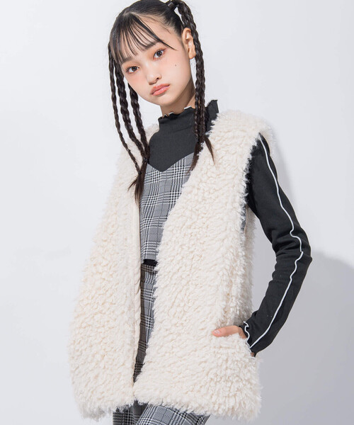 ZIDDY(ジディ)の「プードルファーベスト(130~160cm)(ベスト・キッズ・ブラック/オフホワイト・130cm/140cm/160cm/150cm)」の5枚目の写真