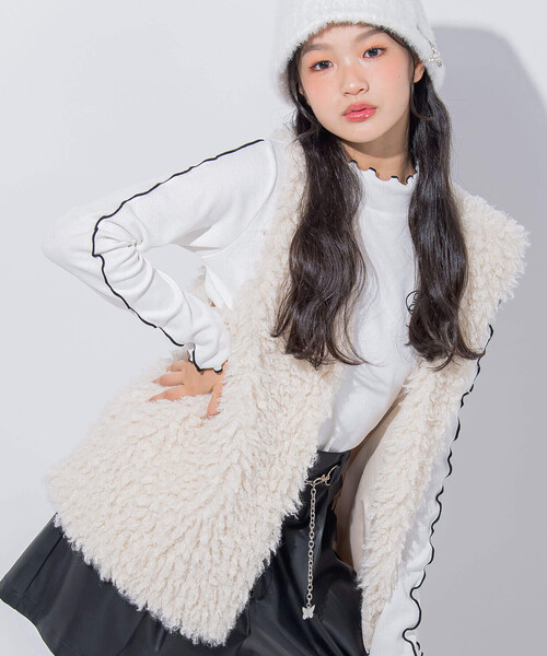 ZIDDY(ジディ)の「プードルファーベスト(130~160cm)(ベスト・キッズ・ブラック/オフホワイト・130cm/140cm/160cm/150cm)」の6枚目の写真