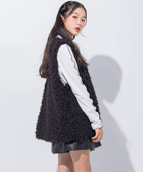 ZIDDY(ジディ)の「プードルファーベスト(130~160cm)(ベスト・キッズ・ブラック/オフホワイト・130cm/140cm/160cm/150cm)」の8枚目の写真