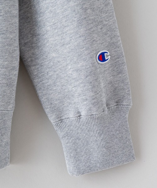 Champion（チャンピオン）の「【CHAMPION/チャンピオン】USAコットン 　裏起毛　スウェット　トレーナー 　リサイクルポリエステル 　サスティナブル　ワンポイントロゴ刺繍（スウェット・メンズ・オフホワイト/杢グレー/ダークグリーン/ブラック/ネイビー・LARGE/X-LARGE/XX-LARGE/MEDIUM）」の12枚目の写真