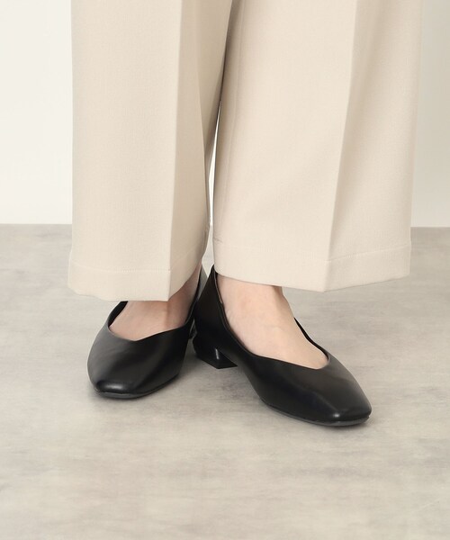 THE SHOP TK (ザ ショップ ティーケー )の「◆Vカットフラットパンプス(パンプス・レディース・ブラック/アイボリー・35/45)」の8枚目の写真