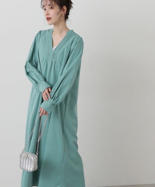 N.（N. Natural Beauty Basic）（エヌエヌナチュラルビューティーベーシック）の「◆スキッパーピンタックワンピース（ワンピース・レディース・グリーン/ライトベージュ/チャコール・MEDIUM）」の3枚目の写真