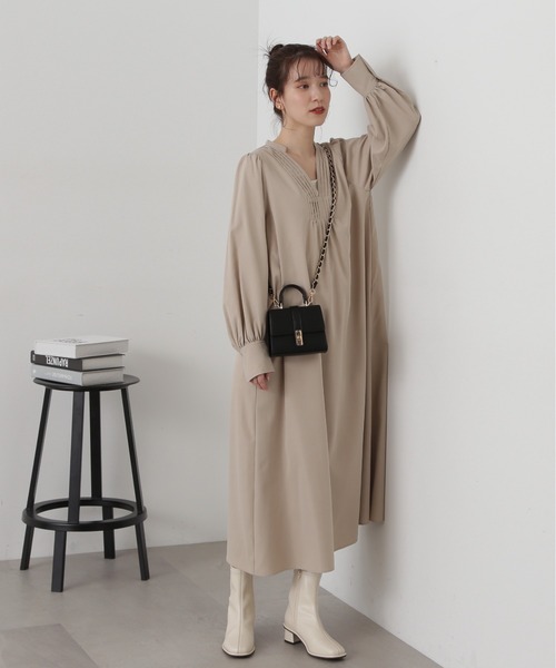 N.（N. Natural Beauty Basic）（エヌエヌナチュラルビューティーベーシック）の「◆スキッパーピンタックワンピース（ワンピース・レディース・グリーン/ライトベージュ/チャコール・MEDIUM）」の13枚目の写真