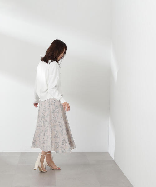 NATURAL BEAUTY BASIC（ナチュラルビューティーベーシック）の「◇Ｖネックベーシックカーディガン（カーディガン/ボレロ・レディース・イエロー/ブルー/ブラック/オフホワイト/オレンジ・FREE）」の16枚目の写真