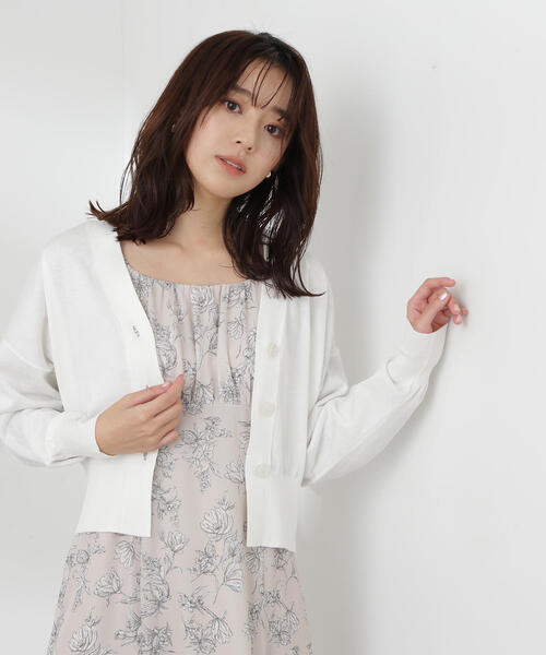 NATURAL BEAUTY BASIC（ナチュラルビューティーベーシック）の「◇Ｖネックベーシックカーディガン（カーディガン/ボレロ・レディース・イエロー/ブルー/ブラック/オフホワイト/オレンジ・FREE）」の17枚目の写真