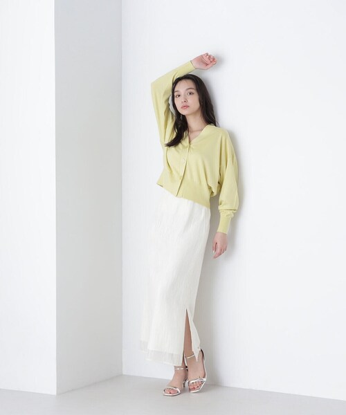 NATURAL BEAUTY BASIC（ナチュラルビューティーベーシック）の「◇Ｖネックベーシックカーディガン（カーディガン/ボレロ・レディース・イエロー/ブルー/ブラック/オフホワイト/オレンジ・FREE）」の21枚目の写真