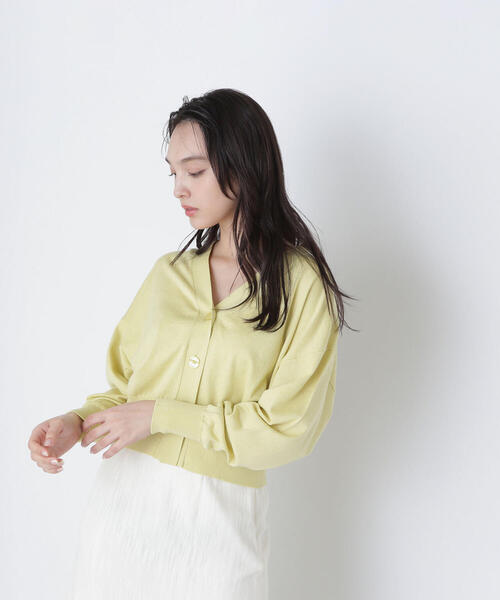 NATURAL BEAUTY BASIC（ナチュラルビューティーベーシック）の「◇Ｖネックベーシックカーディガン（カーディガン/ボレロ・レディース・イエロー/ブルー/ブラック/オフホワイト/オレンジ・FREE）」の22枚目の写真