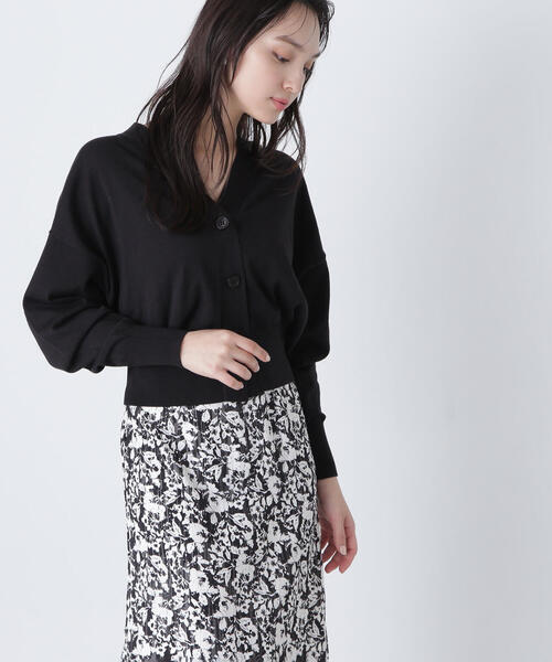 NATURAL BEAUTY BASIC（ナチュラルビューティーベーシック）の「◇Ｖネックベーシックカーディガン（カーディガン/ボレロ・レディース・イエロー/ブルー/ブラック/オフホワイト/オレンジ・FREE）」の3枚目の写真