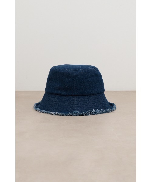 AZUL by moussy(アズールバイマウジー)の「ストラップ付きフリンジデニムバケットハット(ハット・レディース・ブルー/ライトブルー・FREE)」の13枚目の写真