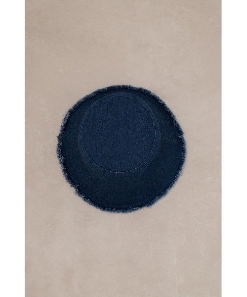 AZUL by moussy(アズールバイマウジー)の「ストラップ付きフリンジデニムバケットハット(ハット・レディース・ブルー/ライトブルー・FREE)」の14枚目の写真