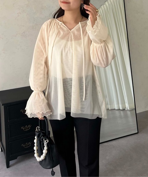 prose verse(プロズヴェール)の「【前後2way】キャンディスリーブシアーチュールブラウス(シャツ/ブラウス・レディース・グレー/ブラック/アイボリー・MEDIUM)」の4枚目の写真