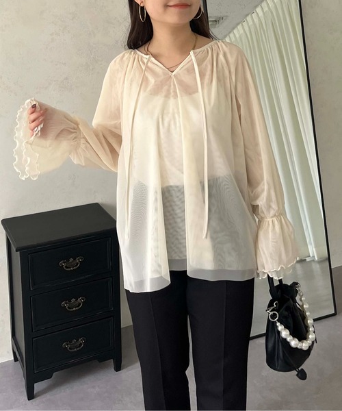 prose verse(プロズヴェール)の「【前後2way】キャンディスリーブシアーチュールブラウス(シャツ/ブラウス・レディース・グレー/ブラック/アイボリー・MEDIUM)」の5枚目の写真