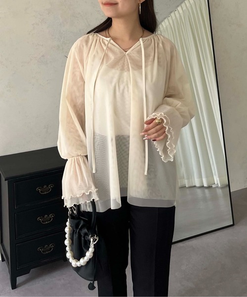 prose verse(プロズヴェール)の「【前後2way】キャンディスリーブシアーチュールブラウス(シャツ/ブラウス・レディース・グレー/ブラック/アイボリー・MEDIUM)」の7枚目の写真