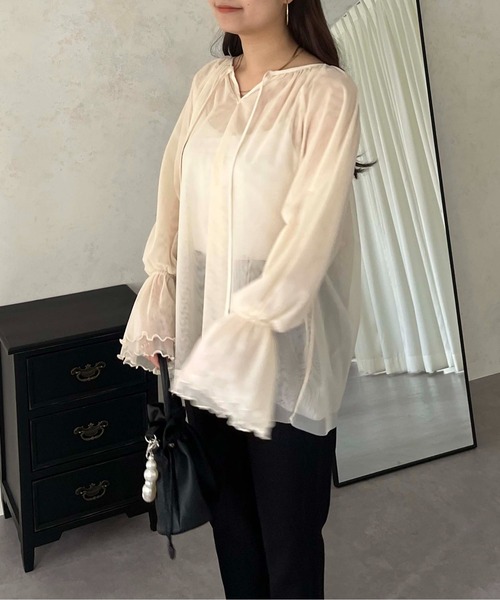 prose verse(プロズヴェール)の「【前後2way】キャンディスリーブシアーチュールブラウス(シャツ/ブラウス・レディース・グレー/ブラック/アイボリー・MEDIUM)」の9枚目の写真