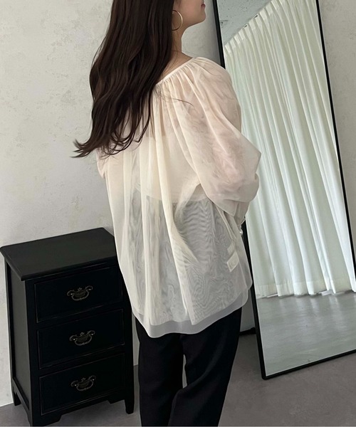 prose verse(プロズヴェール)の「【前後2way】キャンディスリーブシアーチュールブラウス(シャツ/ブラウス・レディース・グレー/ブラック/アイボリー・MEDIUM)」の13枚目の写真