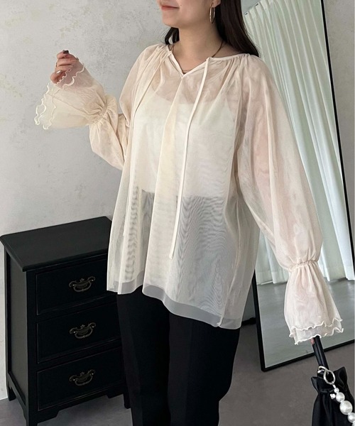 prose verse(プロズヴェール)の「【前後2way】キャンディスリーブシアーチュールブラウス(シャツ/ブラウス・レディース・グレー/ブラック/アイボリー・MEDIUM)」の16枚目の写真