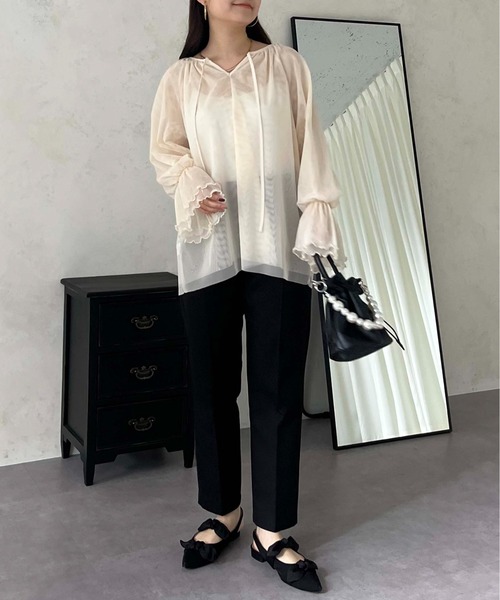 prose verse(プロズヴェール)の「【前後2way】キャンディスリーブシアーチュールブラウス(シャツ/ブラウス・レディース・グレー/ブラック/アイボリー・MEDIUM)」の20枚目の写真