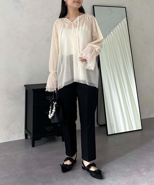 prose verse(プロズヴェール)の「【前後2way】キャンディスリーブシアーチュールブラウス(シャツ/ブラウス・レディース・グレー/ブラック/アイボリー・MEDIUM)」の21枚目の写真