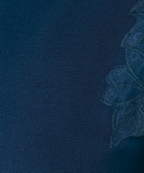 marun（マルン）の「＜大きいサイズ＞ 袖レースデザインニットトップス marun（ニット/セーター・レディース・オフホワイト/ネイビー・3L/L/5L/4L/LL）」の12枚目の写真