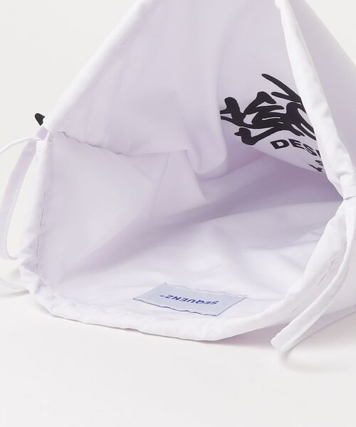 Salong hameu（サロン ハミュー）の「ストリートロゴプリントとワンポイントロゴ刺繍の2WAYリバーシブル ナップサック/リュック ユニセックス（バックパック/リュック・メンズ・ホワイト/ブラック・FREE）」の16枚目の写真