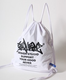 ストリートロゴプリントとワンポイントロゴ刺繍の2WAYリバーシブル ナップサック/リュック ユニセックス