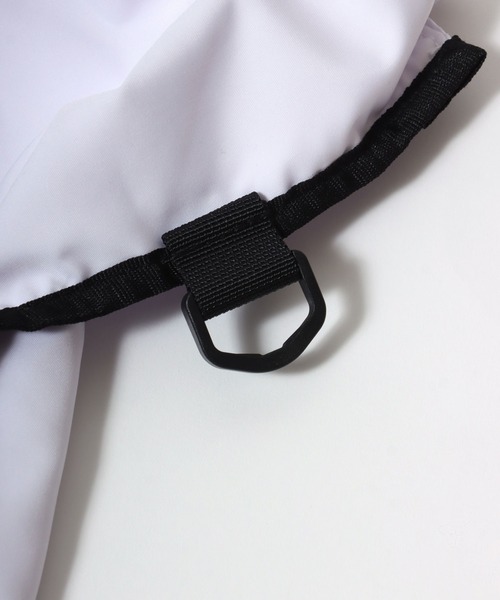 Salong hameu（サロン ハミュー）の「ストリートロゴプリントとワンポイントロゴ刺繍の2WAYリバーシブル ナップサック/リュック ユニセックス（バックパック/リュック・メンズ・ホワイト/ブラック・FREE）」の11枚目の写真