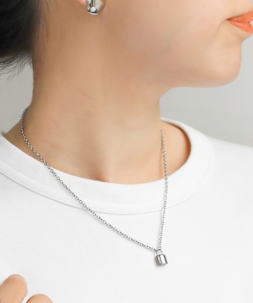 ぷっくり【Anthropologie】バブルレターモノグラムネックレス ステンレス】パドロックネックレス（ネックレス）｜ANEMONE