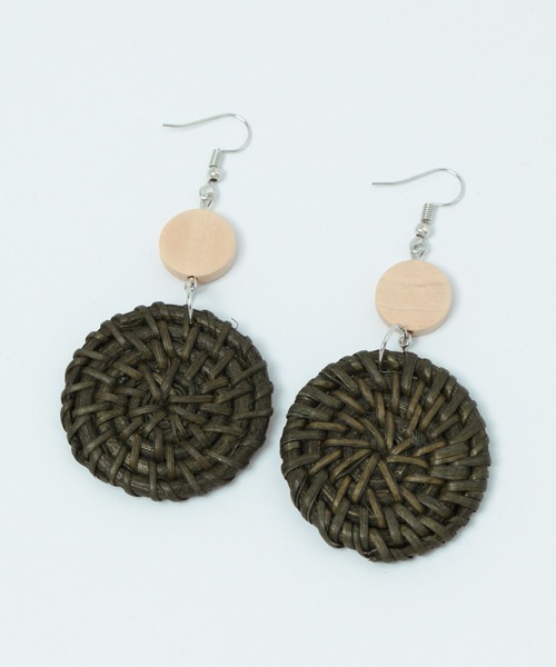 studio CLIP(スタディオクリップ)の「【daily CLIP】ラタンピアス(ピアス(両耳用)・レディース・グリーン/その他1・FREE)」の2枚目の写真