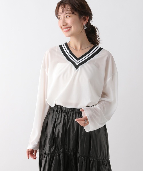 LEPSIM（レプシィム）の「ネック配色プルオーバー　108094（Tシャツ/カットソー・レディース・ブラック/オフホワイト/ターコイズブルー・FREE）」の2枚目の写真