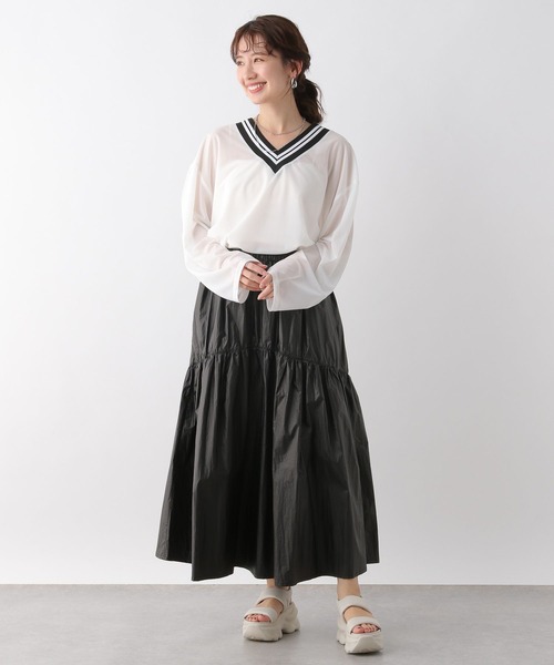 LEPSIM（レプシィム）の「ネック配色プルオーバー　108094（Tシャツ/カットソー・レディース・ブラック/オフホワイト/ターコイズブルー・FREE）」の9枚目の写真