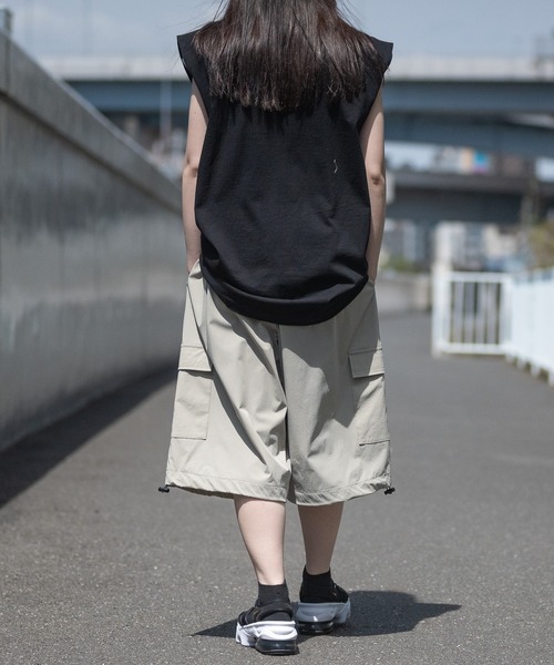 Red Cap Girl（レッドキャプガール）の「【a-r】〔RedCapGirl/レッドキャップガール〕ナイロンタスラン ガール刺繍 ワイドカーゴ ハーフパンツ（カーゴパンツ・メンズ・ブラック/カーキ/グレイッシュベージュ・LARGE/MEDIUM）」の13枚目の写真