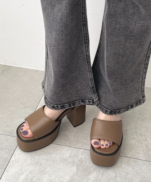 WEGO(ウィゴー)の「WEGO/ストーム付きヒールサンダル(サンダル・レディース・シルバー/ブラック/ブラウン/オフホワイト・MEDIUM/LARGE)」の17枚目の写真