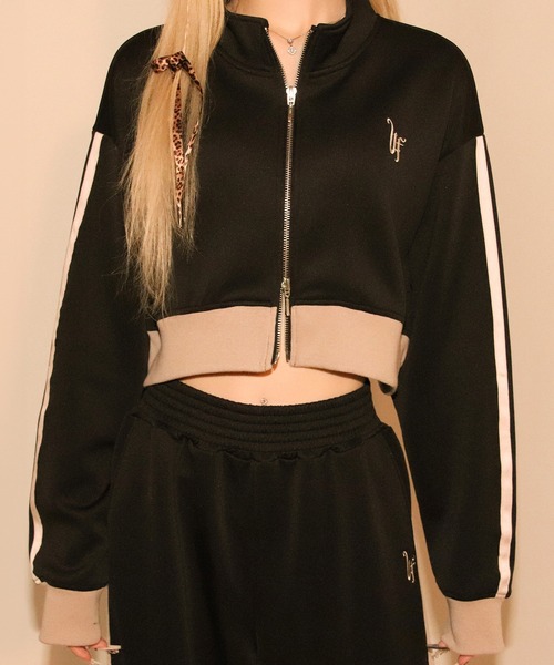 lilful(リルフル)の「LINE SHORT JERSEY TOPS(ジャージ・レディース・ブラック・F)」の1枚目の写真