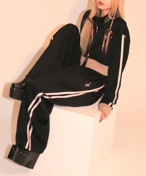 lilful(リルフル)の「LINE SHORT JERSEY TOPS(ジャージ・レディース・ブラック・F)」の4枚目の写真