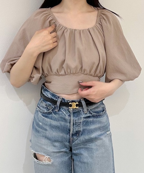 junoah(ジュノア)の「パフスリーブバックリボンショートトップス(シャツ/ブラウス・レディース・アイボリー/ブラック/ホワイト/ピンクベージュ/チャコール・MEDIUM/X-LARGE/LARGE)」の9枚目の写真