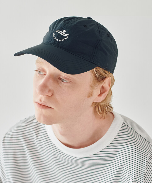 Speedo（スピード）の「Speedo｜〈別注〉ロゴキャップ（キャップ・レディース・ブラック/オフホワイト/ネイビー・F）」の13枚目の写真