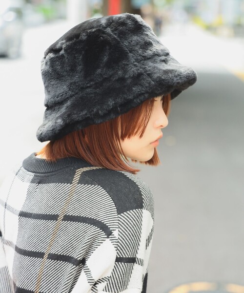Ray BEAMS(レイビームス)の「フェイクファー バケット ハット(ハット・レディース・グレー/ブラック・ONE SIZE)」の5枚目の写真