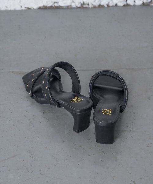 ems excite（エムズエキサイト）の「スタッズ付きサンダル（サンダル・レディース・ブラック/オフホワイト/ベージュ・MEDIUM/LARGE）」の10枚目の写真