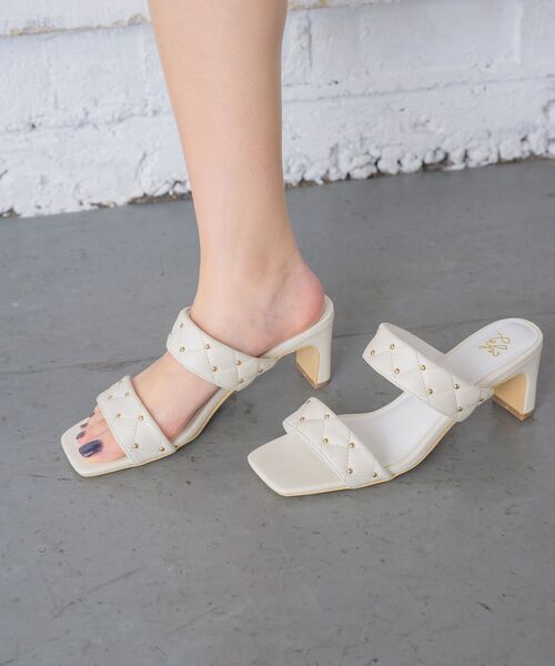 ems excite（エムズエキサイト）の「スタッズ付きサンダル（サンダル・レディース・ブラック/オフホワイト/ベージュ・MEDIUM/LARGE）」の19枚目の写真