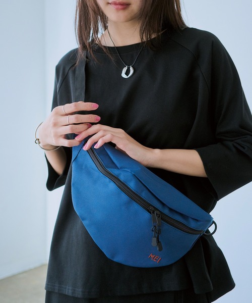 MEI（メイ）の「【MEI/メイ】MOON SHOULDER/ミニ ボディバッグ ウエストポーチ ショルダー（ボディバッグ/ウエストポーチ・レディース・ボルドー/ブラウン/グリーン/グレー/ネイビー/ブラック・F）」の6枚目の写真