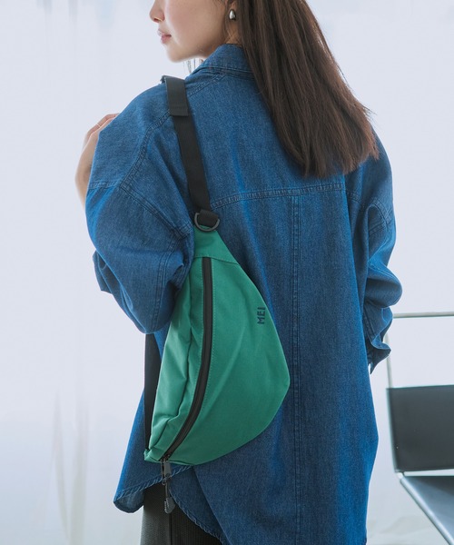 MEI（メイ）の「【MEI/メイ】MOON SHOULDER/ミニ ボディバッグ ウエストポーチ ショルダー（ボディバッグ/ウエストポーチ・レディース・ボルドー/ブラウン/グリーン/グレー/ネイビー/ブラック・F）」の5枚目の写真