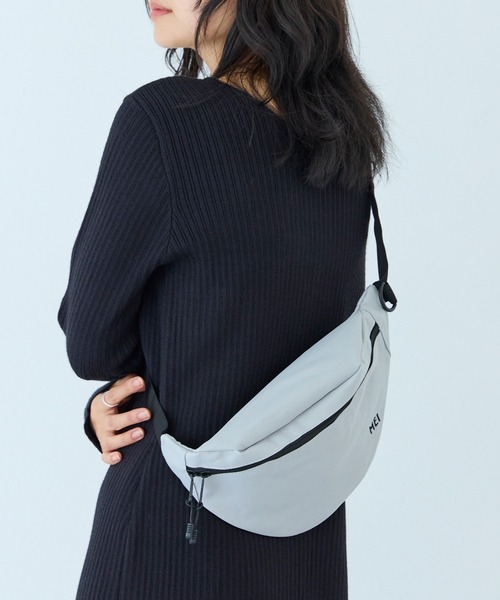 MEI（メイ）の「【MEI/メイ】MOON SHOULDER/ミニ ボディバッグ ウエストポーチ ショルダー（ボディバッグ/ウエストポーチ・レディース・ボルドー/ブラウン/グリーン/グレー/ネイビー/ブラック・F）」の18枚目の写真