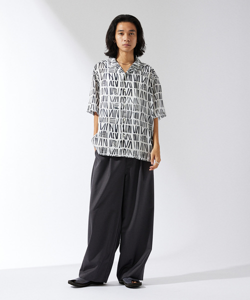 JOURNAL STANDARD(ジャーナルスタンダード)の「ポリエステルシアーサテン モダニズム オープンカラーシャツ(シャツ/ブラウス・メンズ・ホワイト系その他/ブラック/アイボリー/ダークブルー・LARGE/MEDIUM)」の18枚目の写真