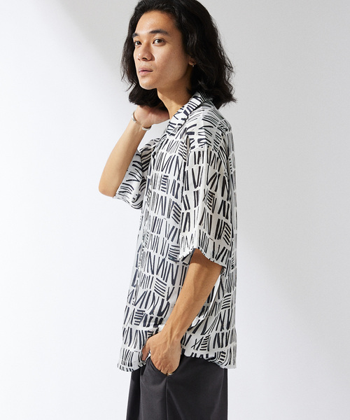 JOURNAL STANDARD(ジャーナルスタンダード)の「ポリエステルシアーサテン モダニズム オープンカラーシャツ(シャツ/ブラウス・メンズ・ホワイト系その他/ブラック/アイボリー/ダークブルー・LARGE/MEDIUM)」の10枚目の写真