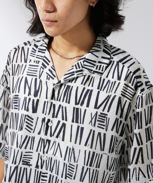 JOURNAL STANDARD(ジャーナルスタンダード)の「ポリエステルシアーサテン モダニズム オープンカラーシャツ(シャツ/ブラウス・メンズ・ホワイト系その他/ブラック/アイボリー/ダークブルー・LARGE/MEDIUM)」の12枚目の写真