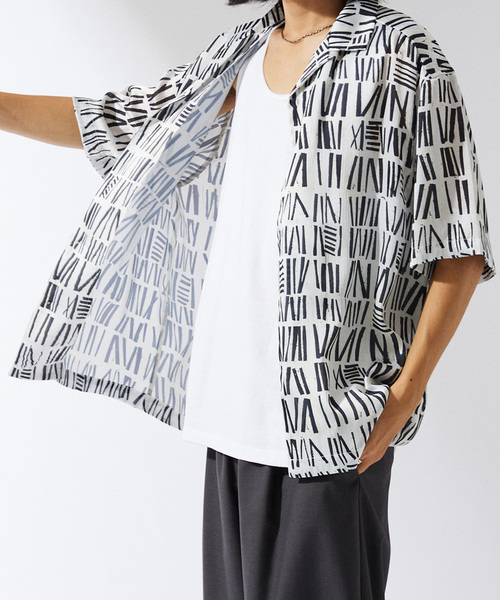 JOURNAL STANDARD(ジャーナルスタンダード)の「ポリエステルシアーサテン モダニズム オープンカラーシャツ(シャツ/ブラウス・メンズ・ホワイト系その他/ブラック/アイボリー/ダークブルー・LARGE/MEDIUM)」の13枚目の写真