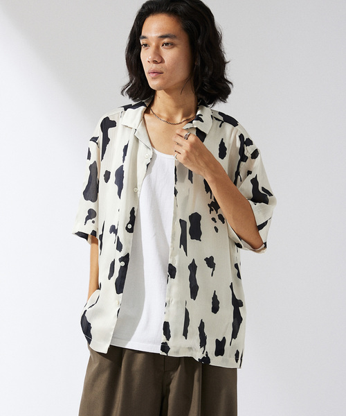 JOURNAL STANDARD(ジャーナルスタンダード)の「ポリエステルシアーサテン モダニズム オープンカラーシャツ(シャツ/ブラウス・メンズ・ホワイト系その他/ブラック/アイボリー/ダークブルー・LARGE/MEDIUM)」の7枚目の写真