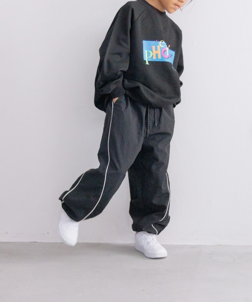 LOWRYS FARM（ローリーズファーム）の「ナイロンパイピングパンツ　 143042（その他パンツ・キッズ・ブルー/ブラウン/ブラック・150cm/140cm/130cm/120cm/110cm）」の2枚目の写真