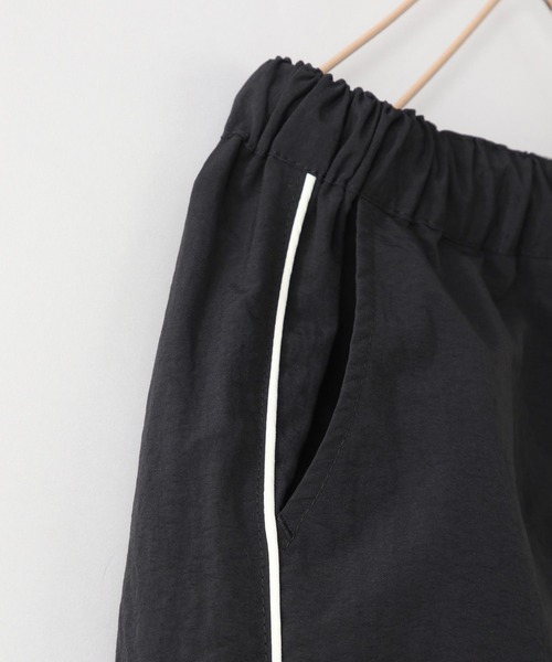LOWRYS FARM（ローリーズファーム）の「ナイロンパイピングパンツ　 143042（その他パンツ・キッズ・ブルー/ブラウン/ブラック・150cm/140cm/130cm/120cm/110cm）」の10枚目の写真